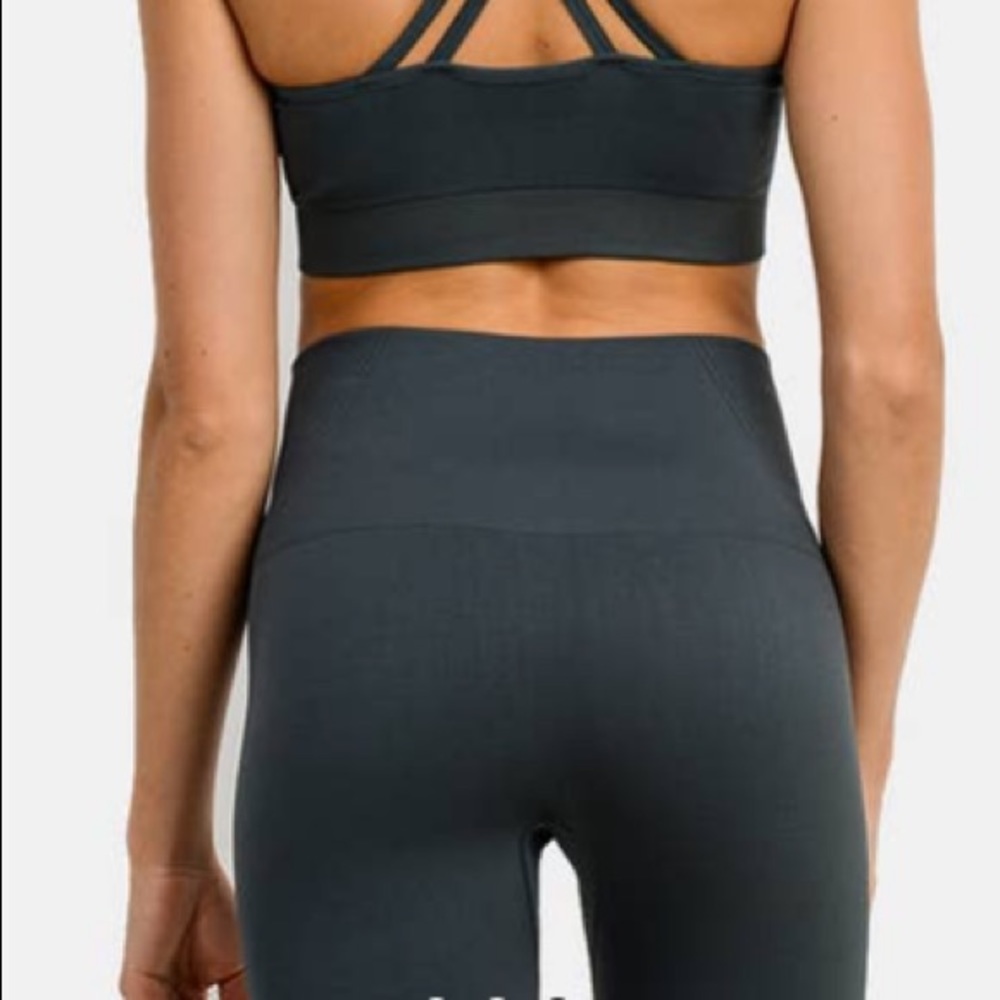 🚨SALE/ NWT MONO B Charcoal activewear legging - Picture 2 of 3